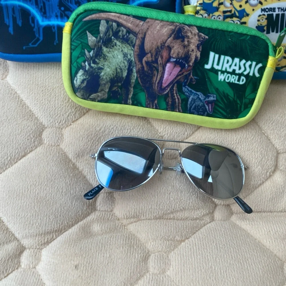 Kids Boys Eyeglasses Case Lot Of 5 +‎ Sunglasses Buzz Minion avengers Batman